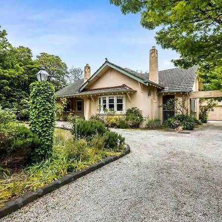 Family Living Big House In Balwyn Central エクステリア 写真